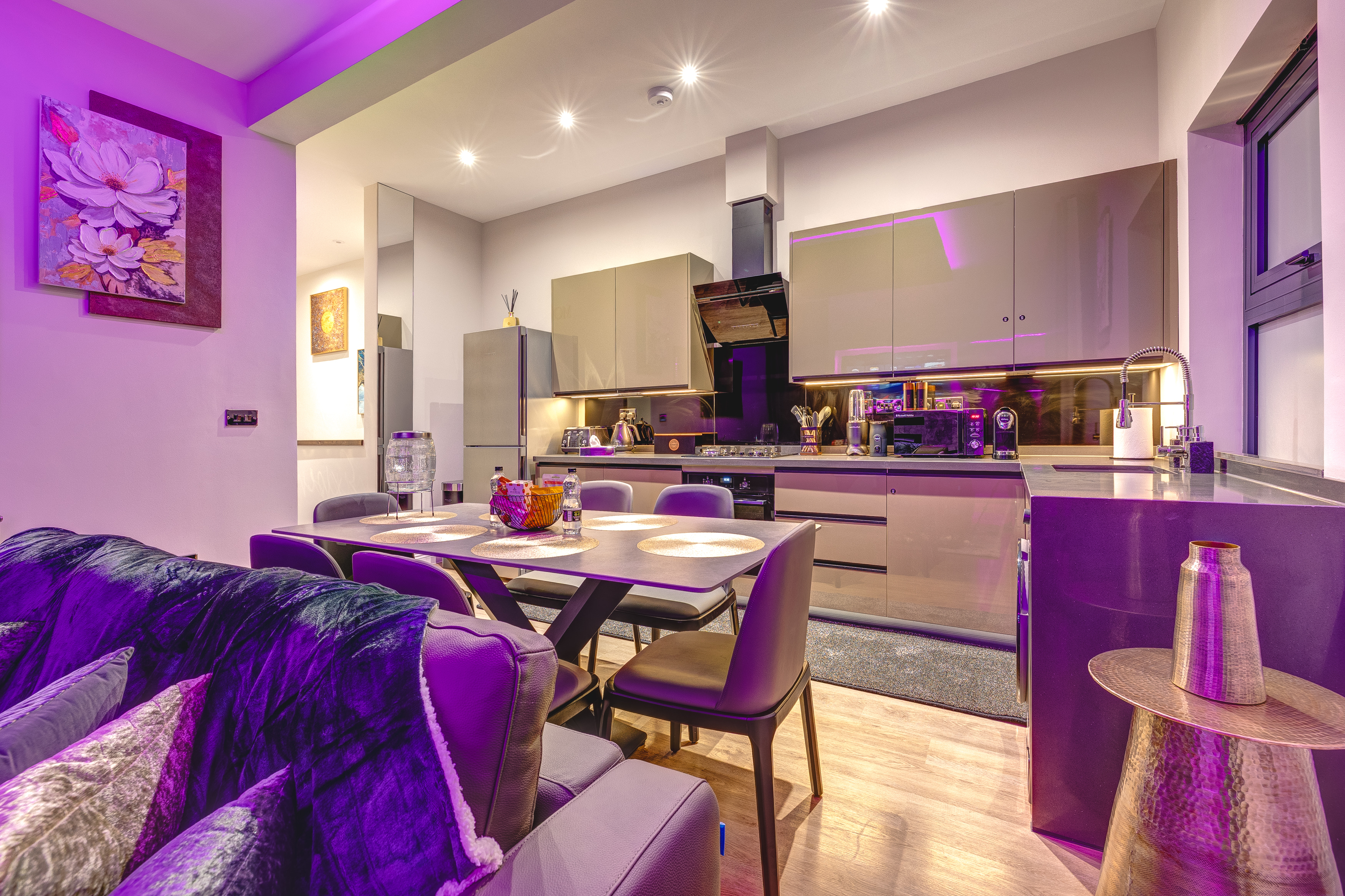 Luxe Apartment – One Bed - Luxury Suite Interior